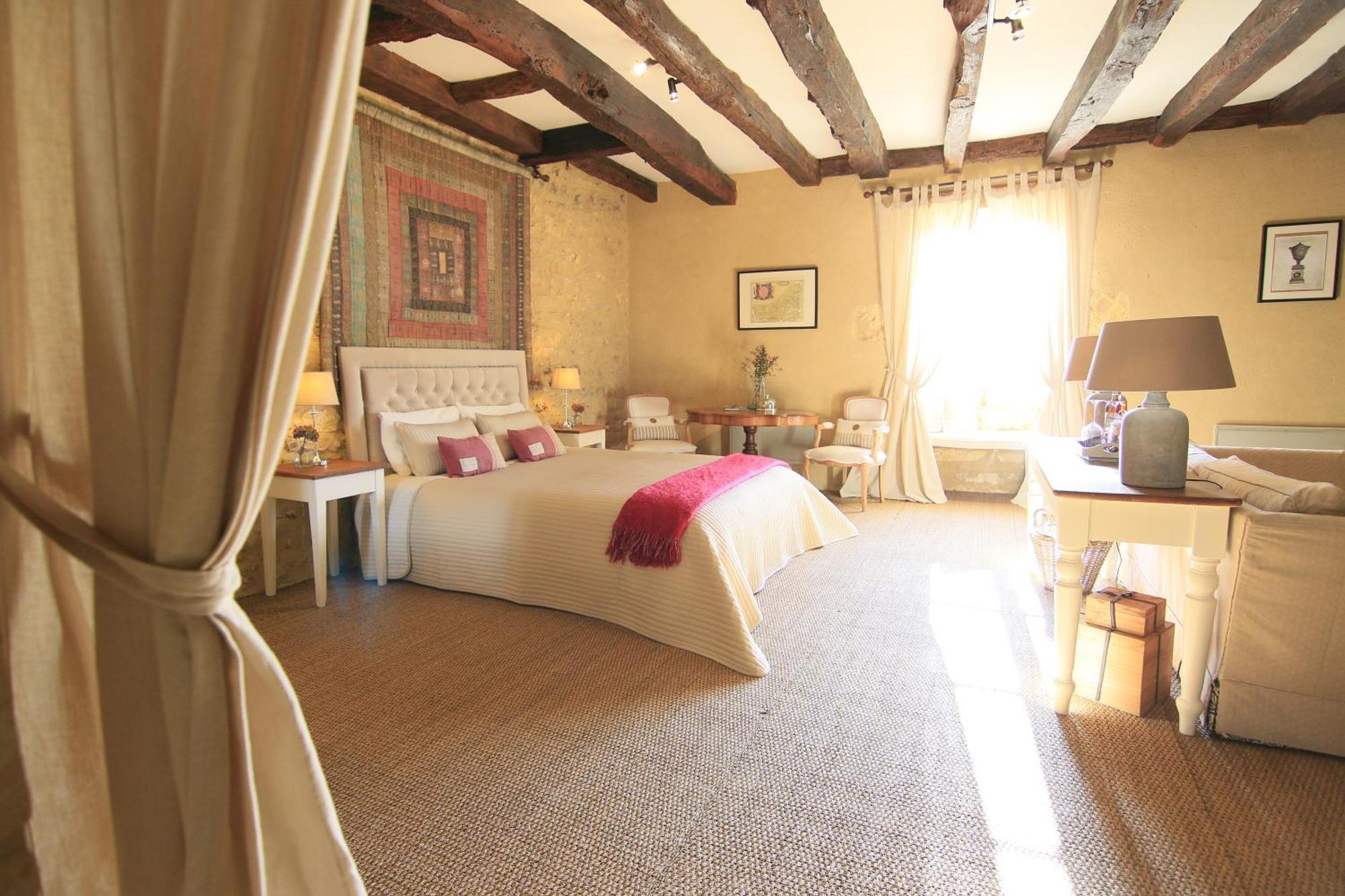 La Maison Louverie Pontours Luaran gambar