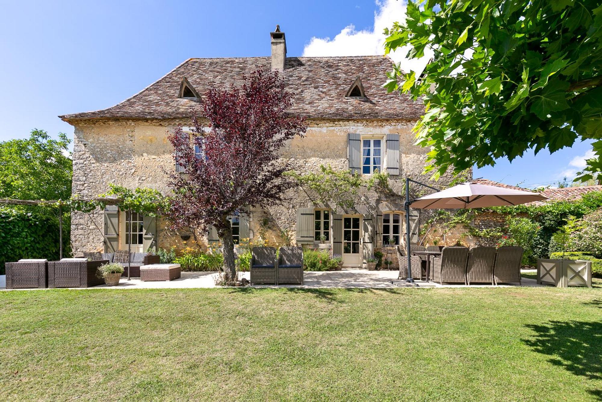 La Maison Louverie Pontours Luaran gambar