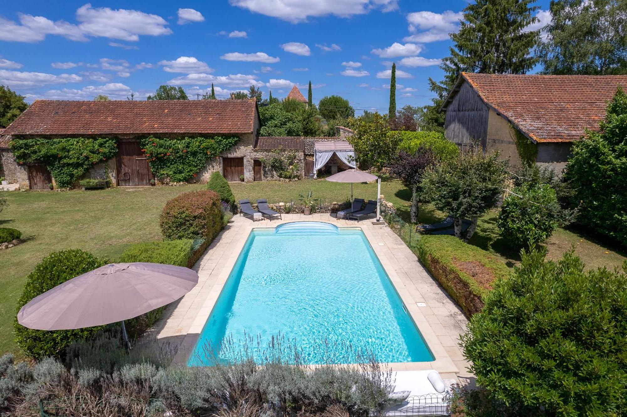 La Maison Louverie Pontours Luaran gambar