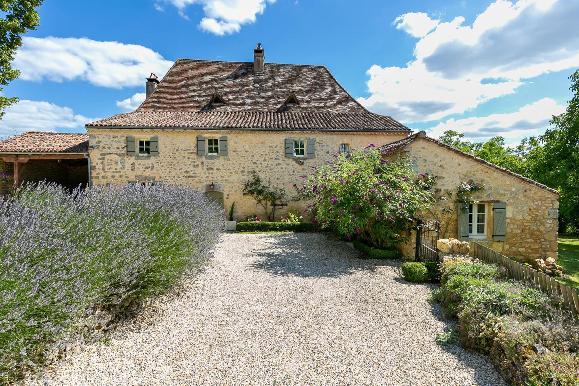 La Maison Louverie Pontours Luaran gambar