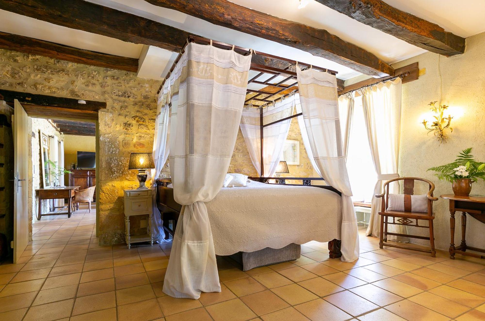 La Maison Louverie Pontours Luaran gambar