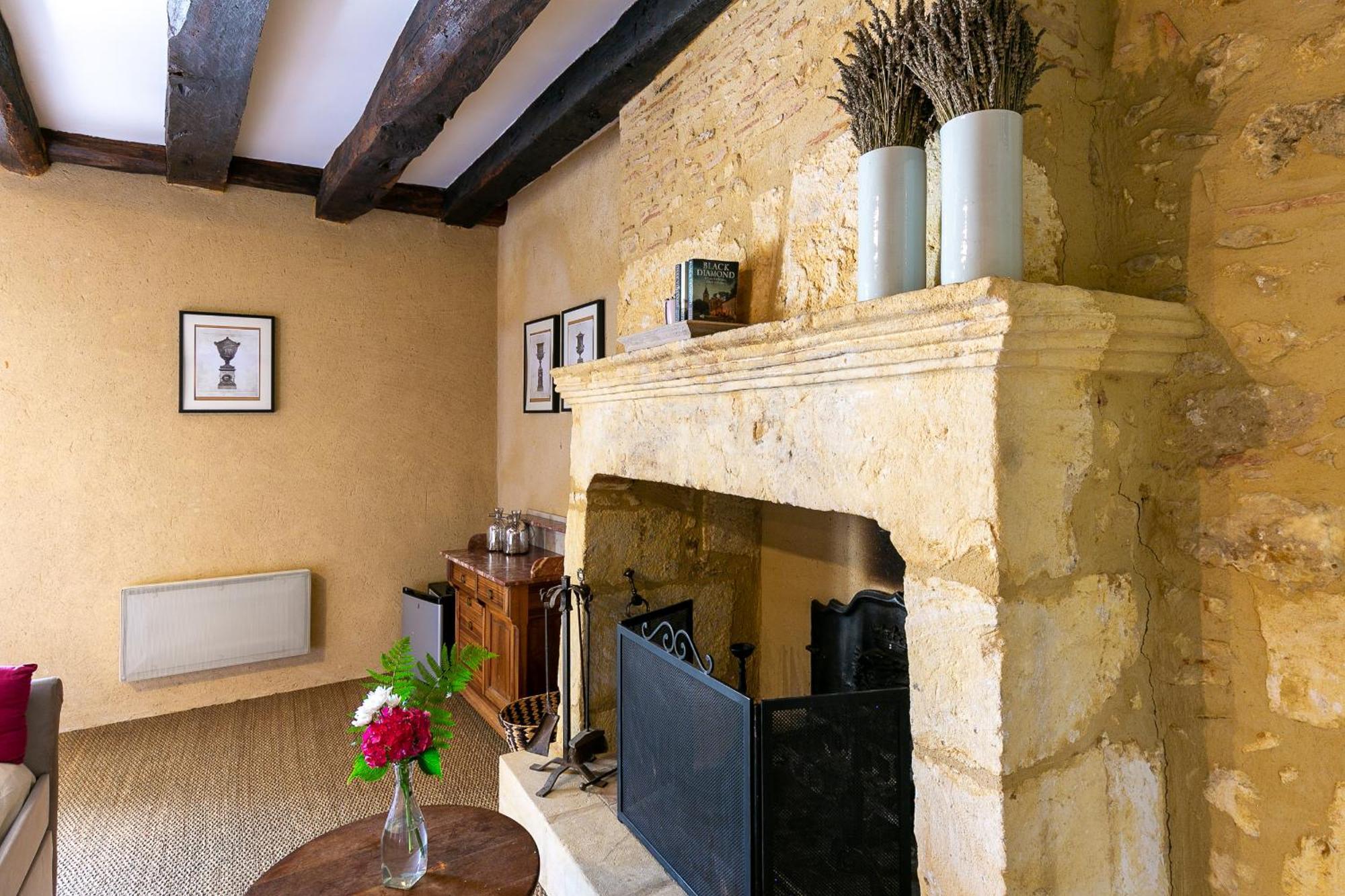 La Maison Louverie Pontours Luaran gambar