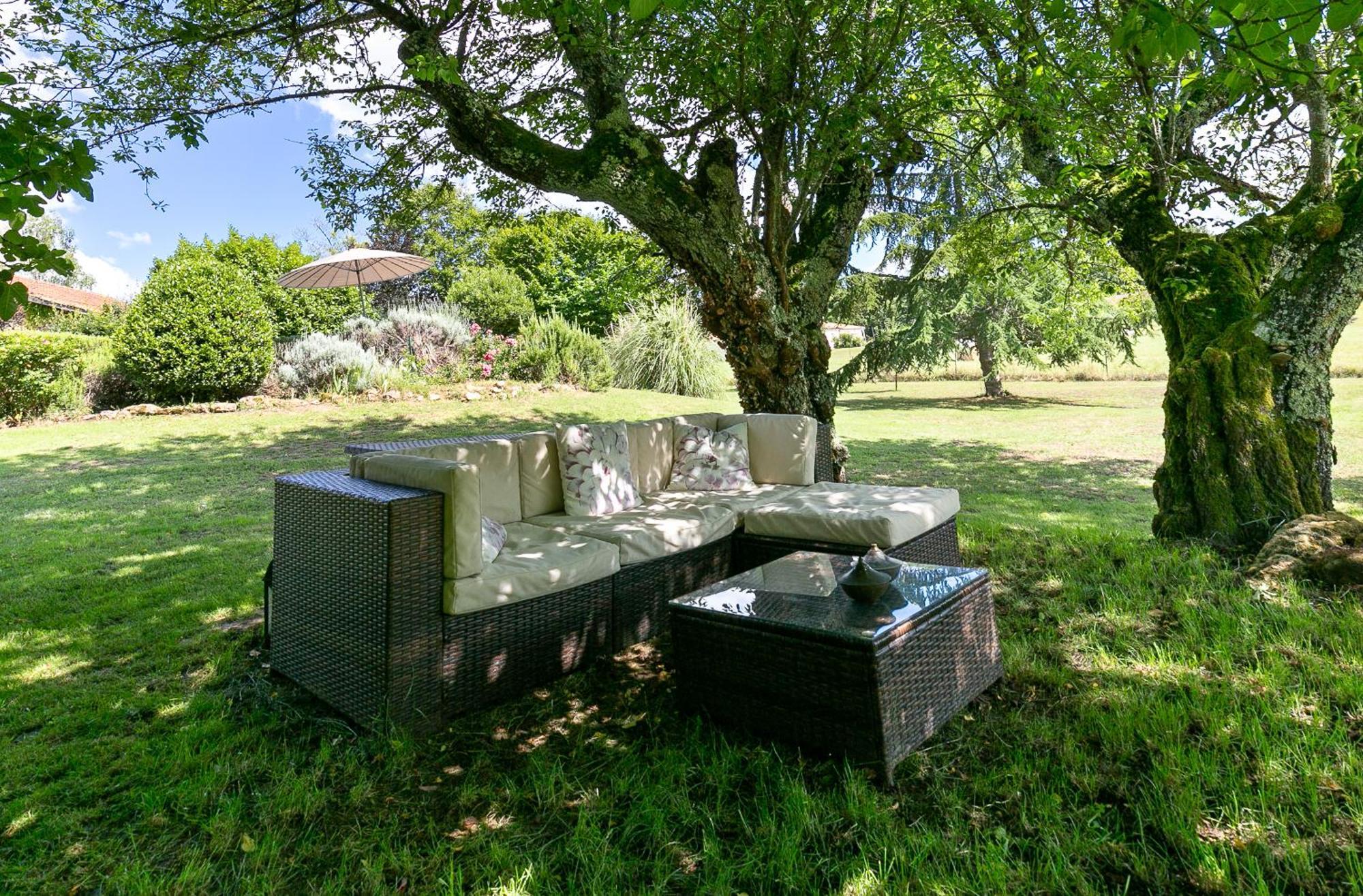 La Maison Louverie Pontours Luaran gambar
