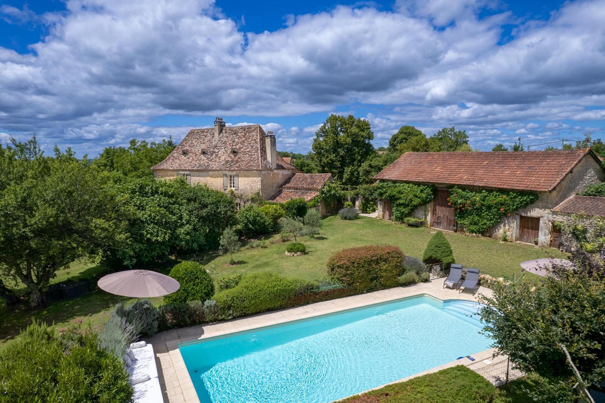 La Maison Louverie Pontours Luaran gambar